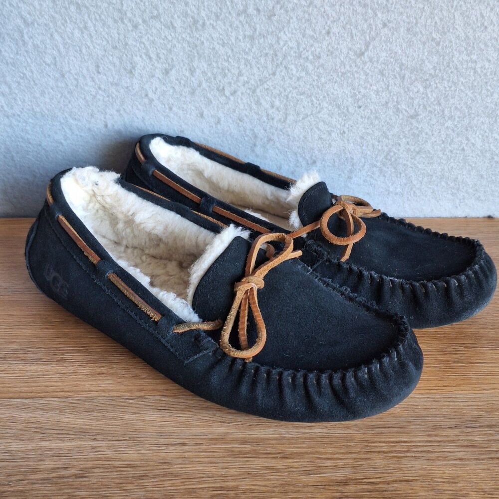UGG Australia Dakota Women’s 9 Shearling Moccasin Slipper Eu 40 Black Shoes